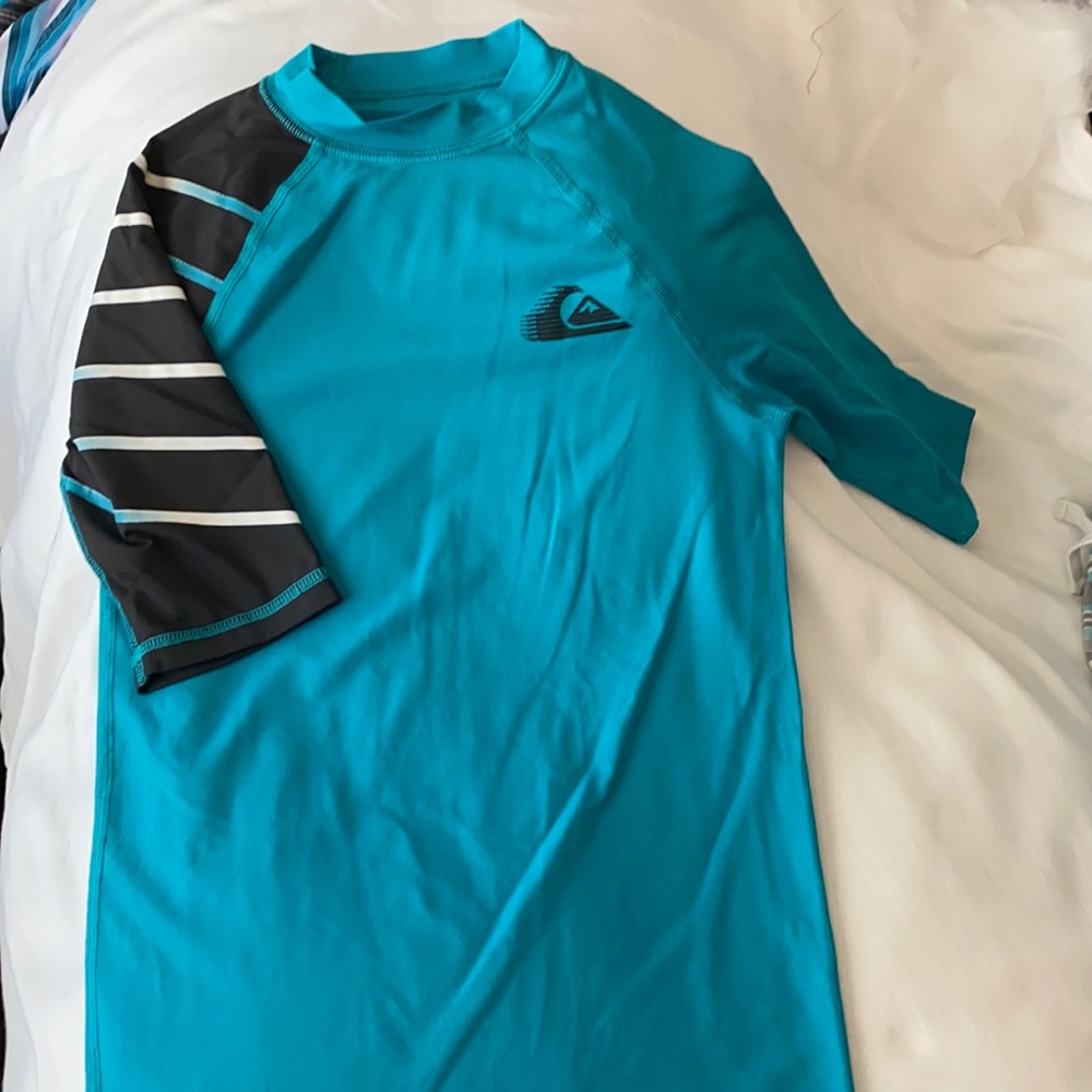 Quicksilver short sleeve rash guard